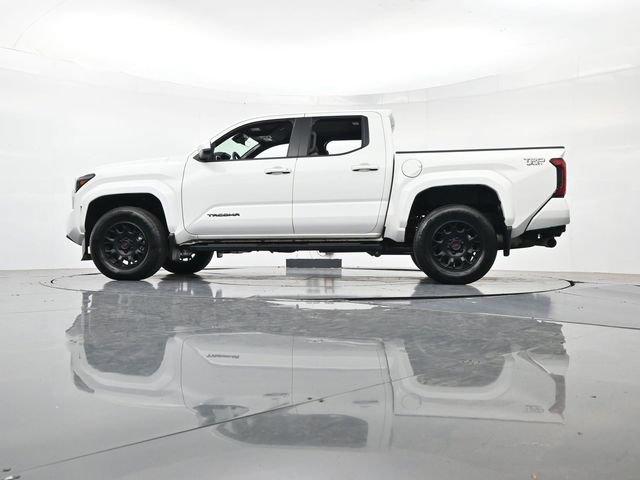Used 2025 Toyota Tacoma TRD Sport AWD/4WD image 36