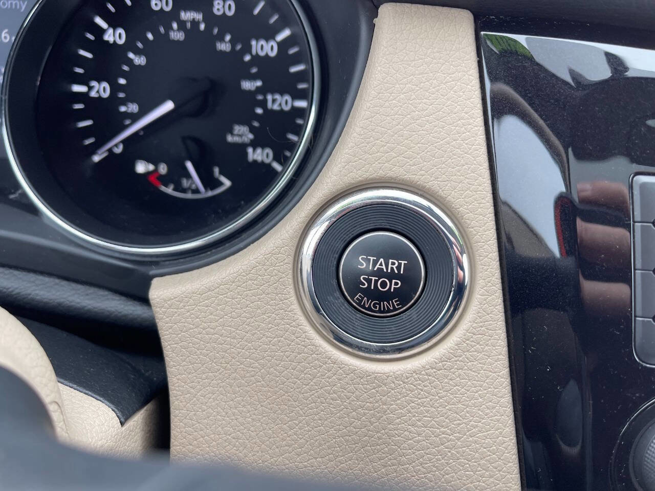 Used 2014 Nissan Rogue SL w/ SL Premium Package image 21