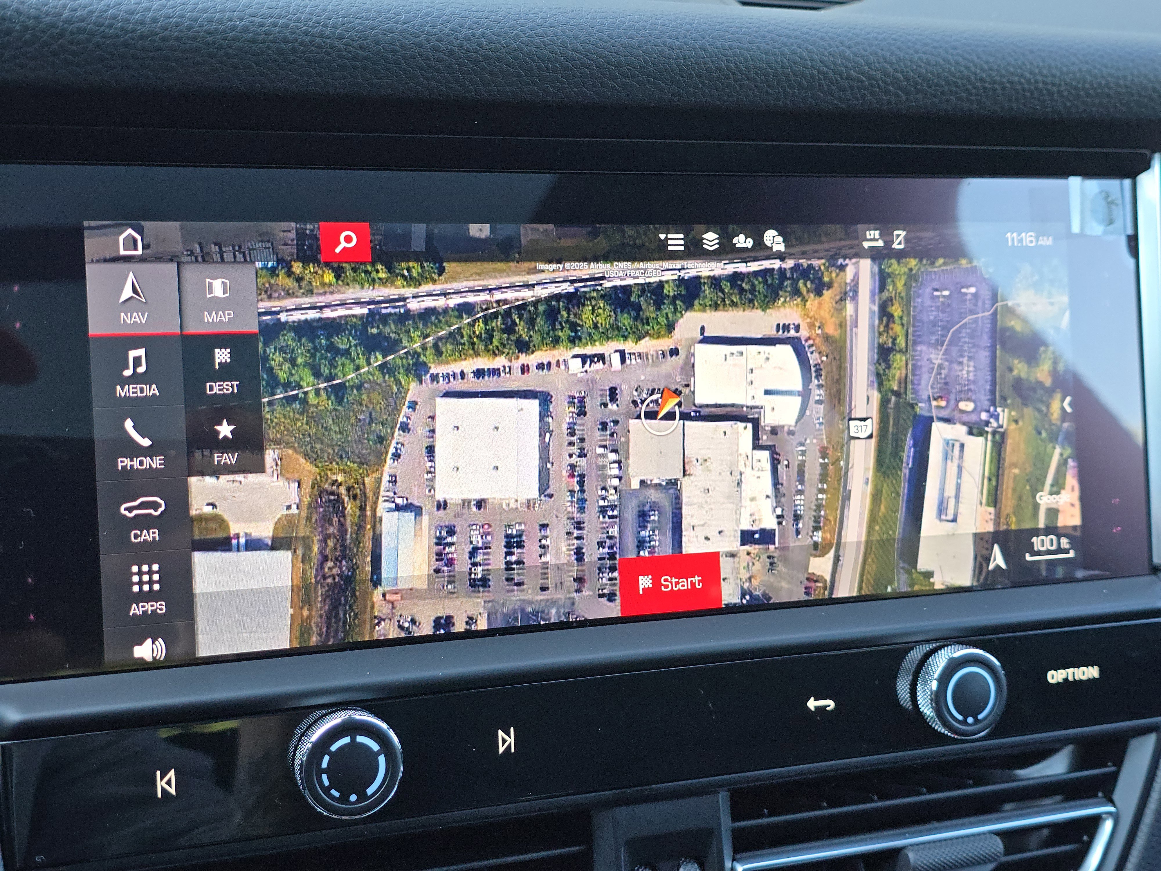 Certified 2025 Porsche Macan image 20