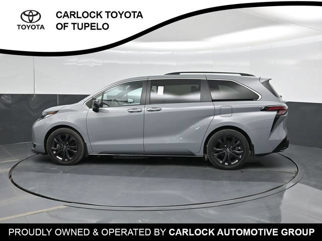 Used 2024 Toyota Sienna XSE FWD image 10