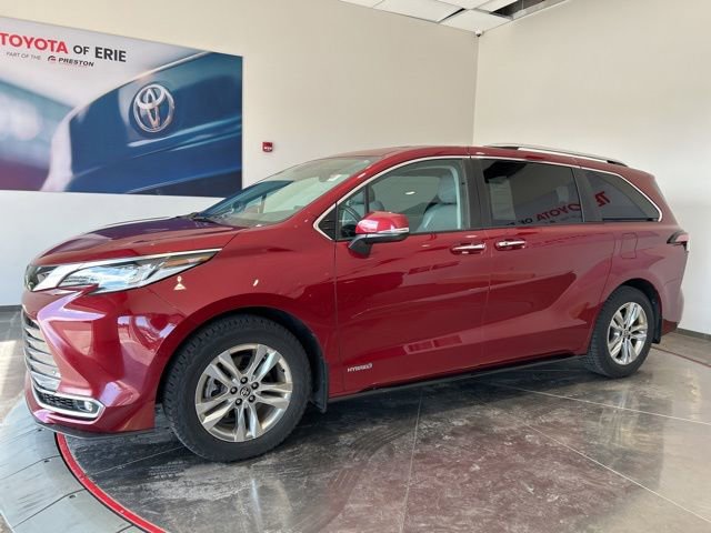 Used 2021 Toyota Sienna Limited AWD/4WD image 3