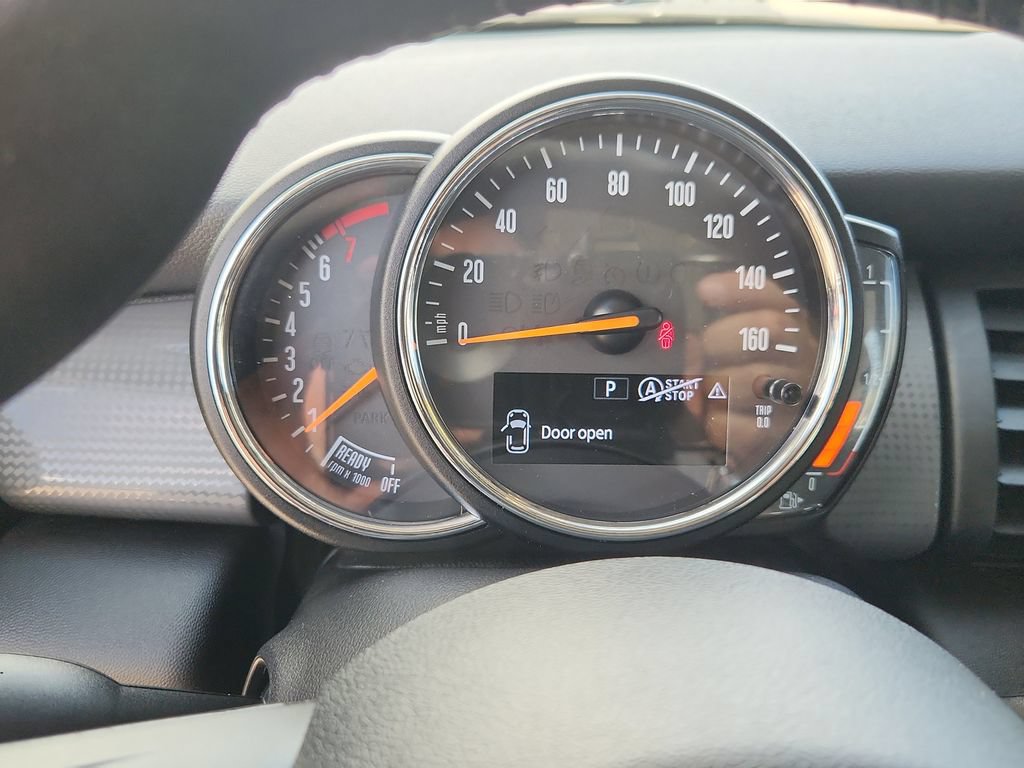 Used 2018 MINI Cooper 4-Door Hardtop FWD image 18