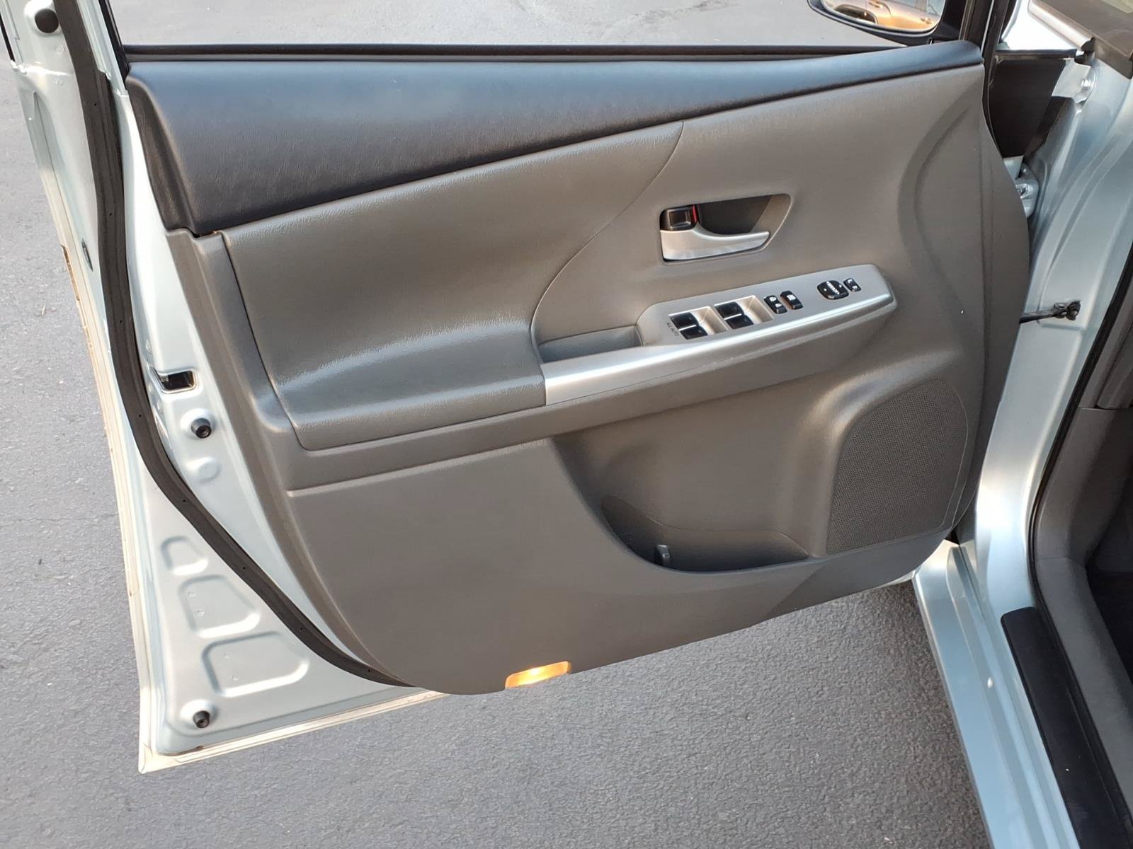 Used 2014 Toyota Prius V Three FWD image 13