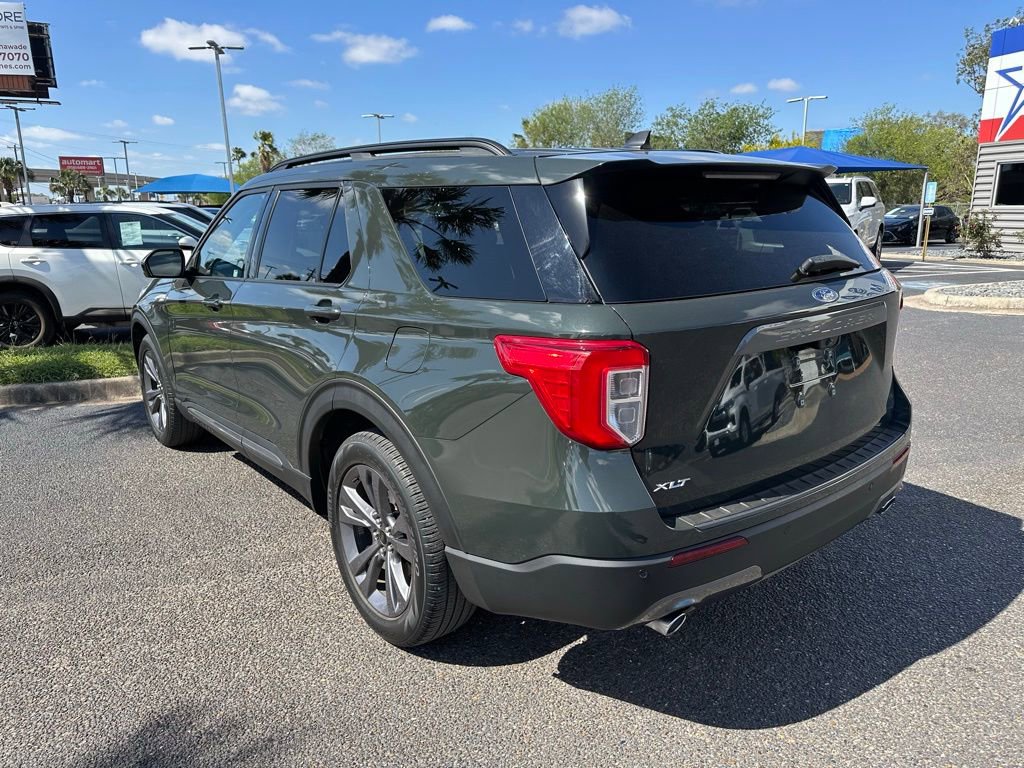 Used 2023 Ford Explorer XLT w/ Equipment Group 202A RWD image 4