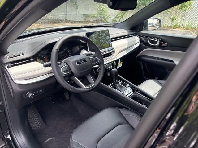 New 2025 Jeep Compass Limited image 19