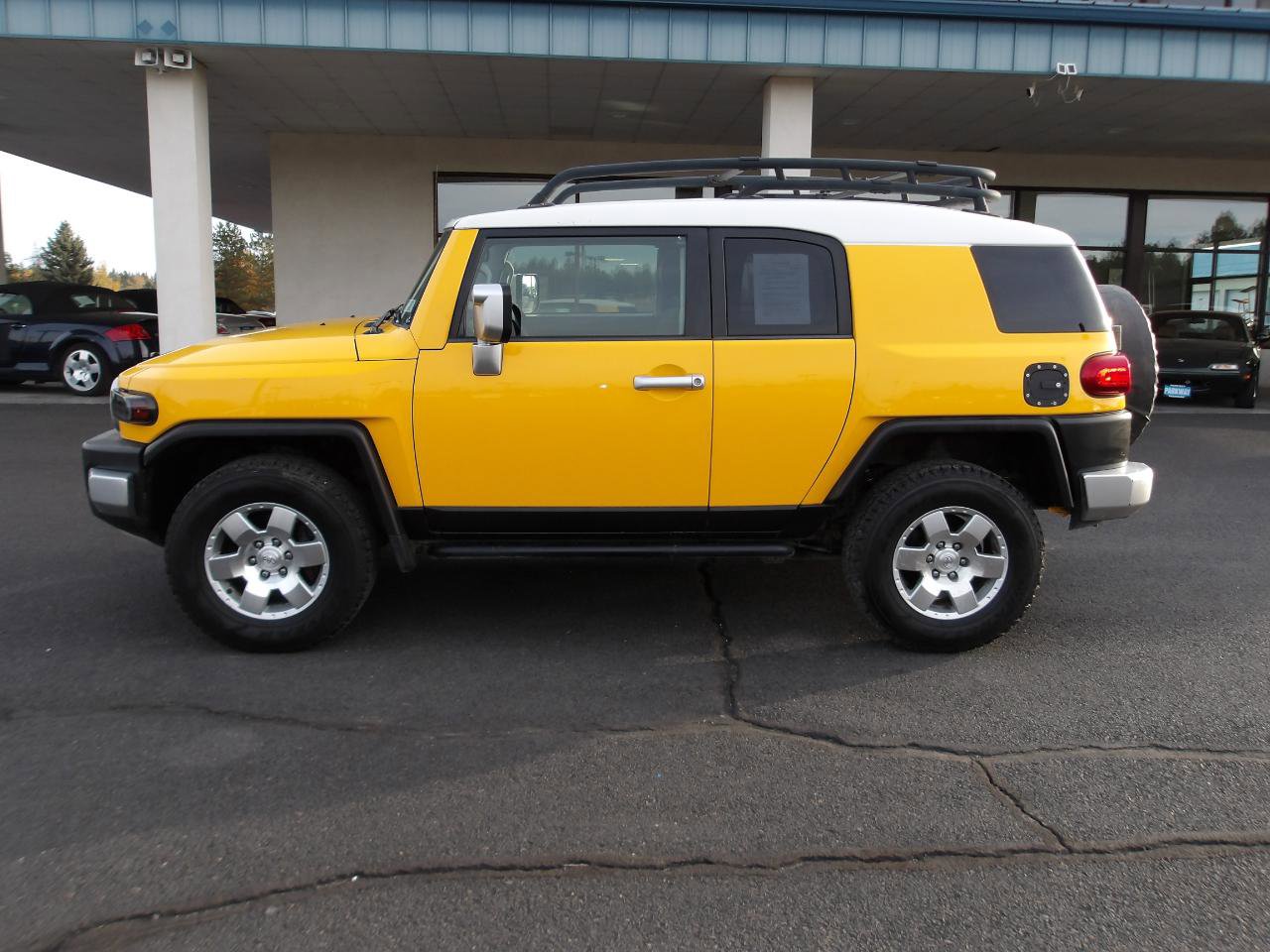 Used 2007 Toyota FJ Cruiser 4WD image 2