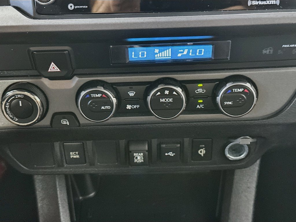 Used 2022 Toyota Tacoma TRD Off-Road AWD/4WD image 18