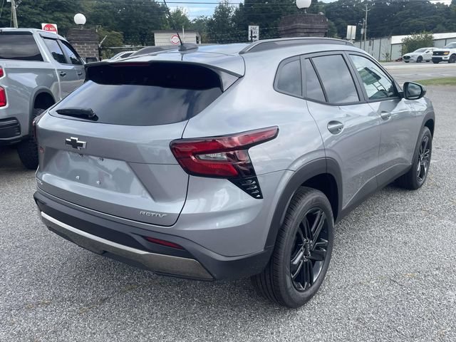 New 2026 Chevrolet Trax ACTIV w/ Sunroof Package FWD image 3