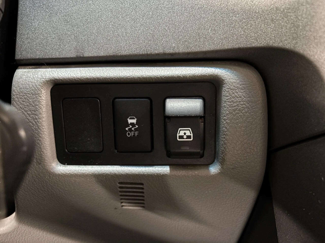 Used 2010 Toyota Tundra Limited image 37