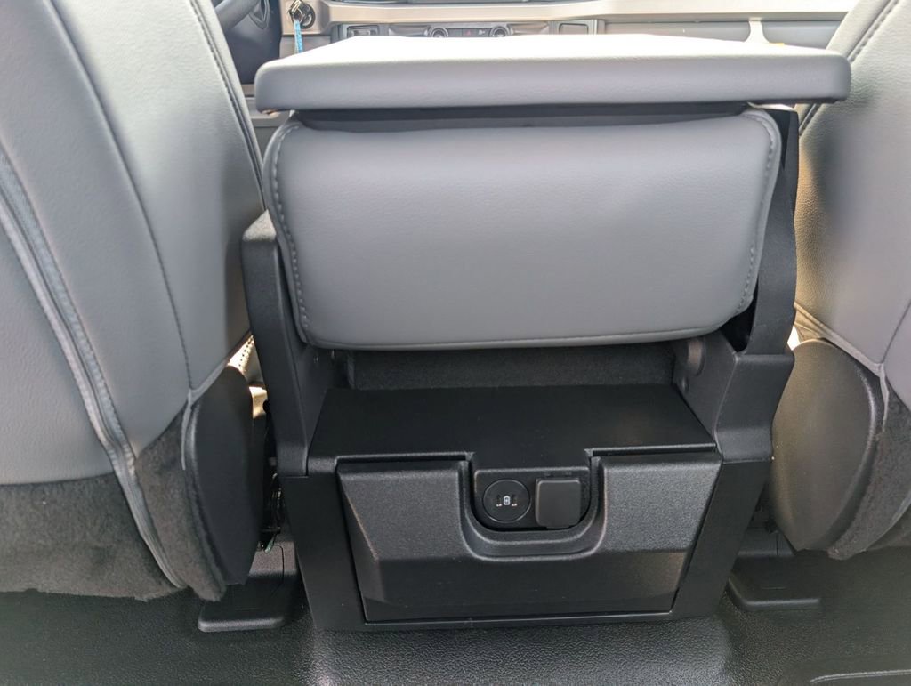 New 2025 Ford F550 4x4 Crew Cab Super Duty image 27