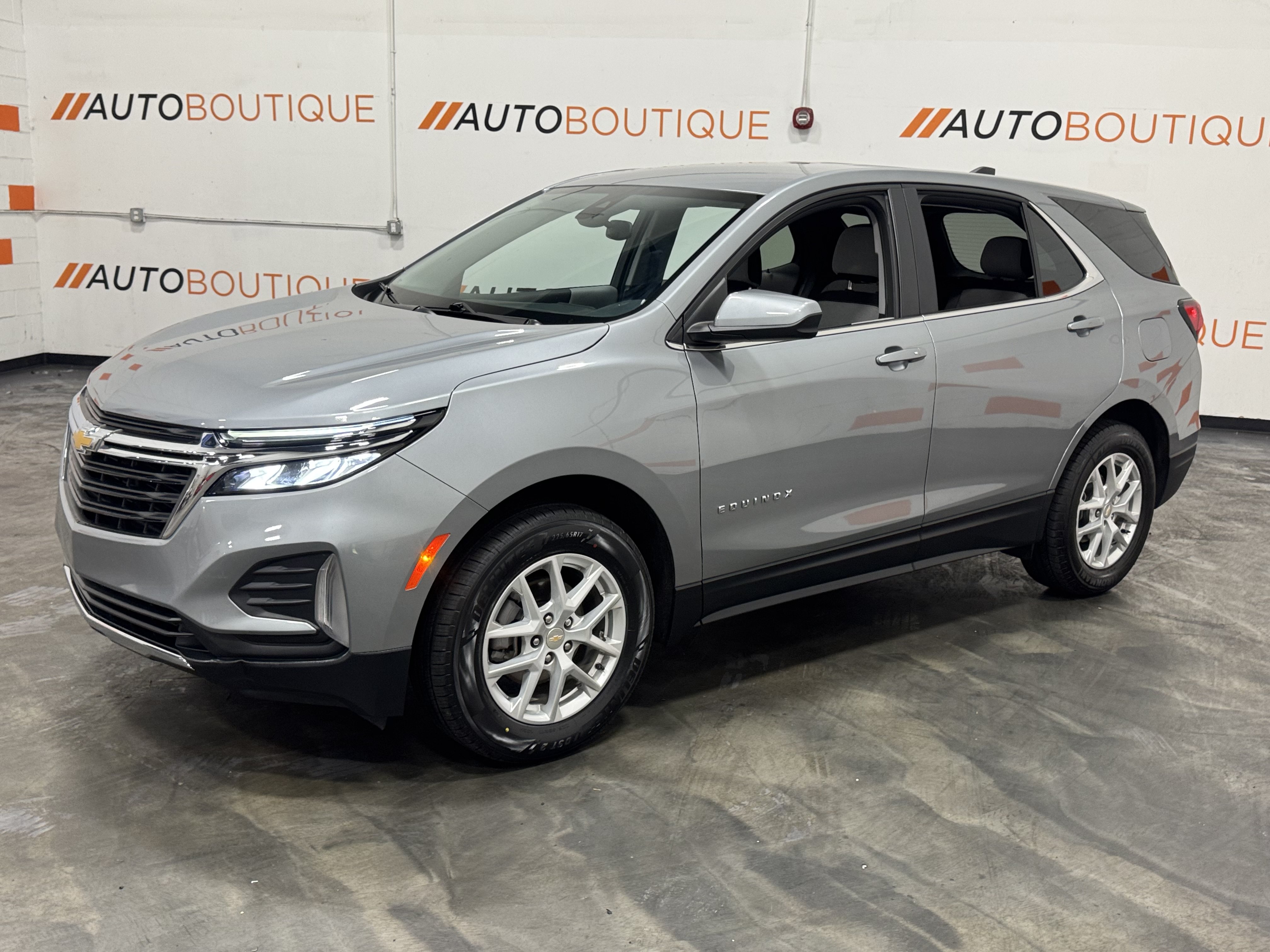 Used 2023 Chevrolet Equinox LT AWD/4WD image 32