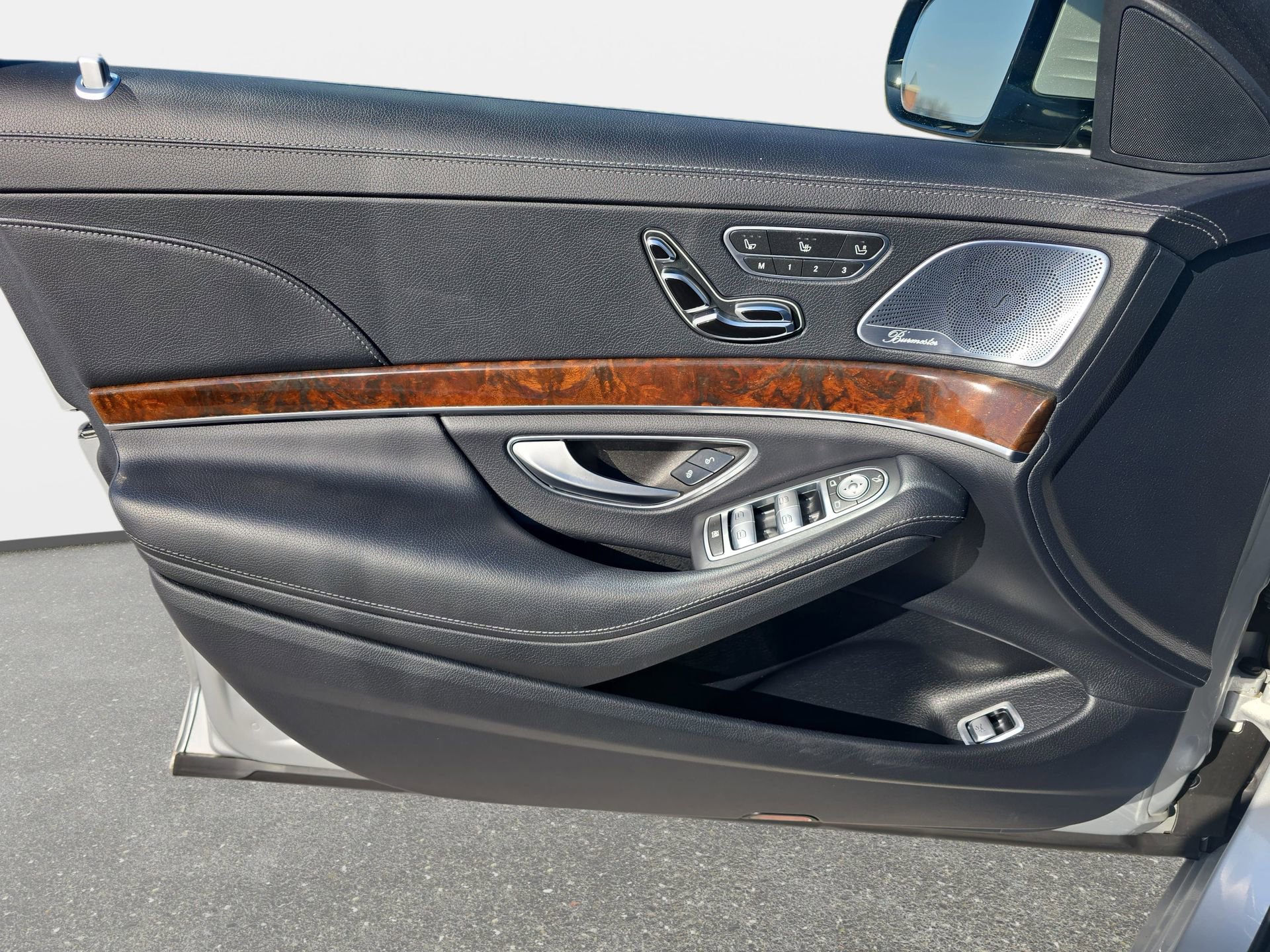 Used 2015 Mercedes-Benz S 550 4MATIC Sedan image 26