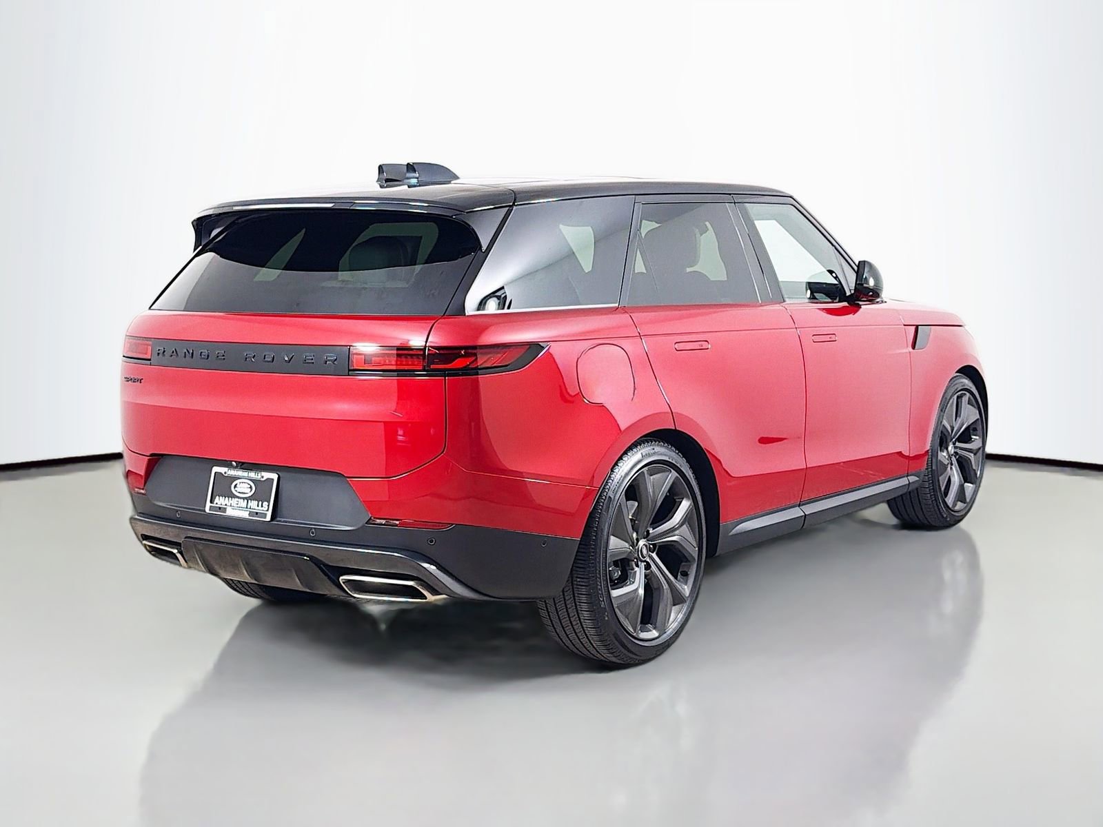 Certified 2025 Land Rover Range Rover Sport SE AWD/4WD image 5