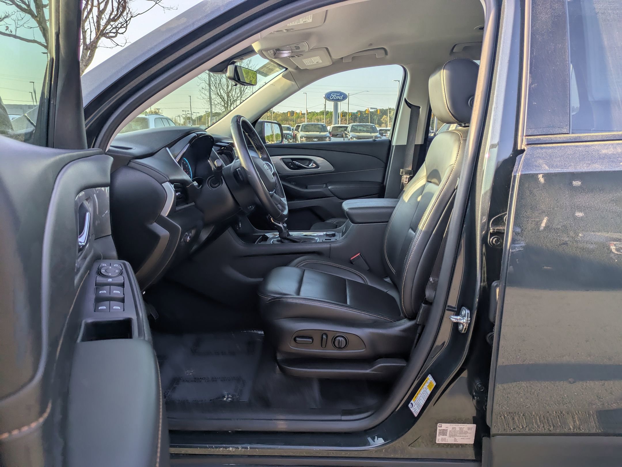 Used 2021 Chevrolet Traverse RS image 18