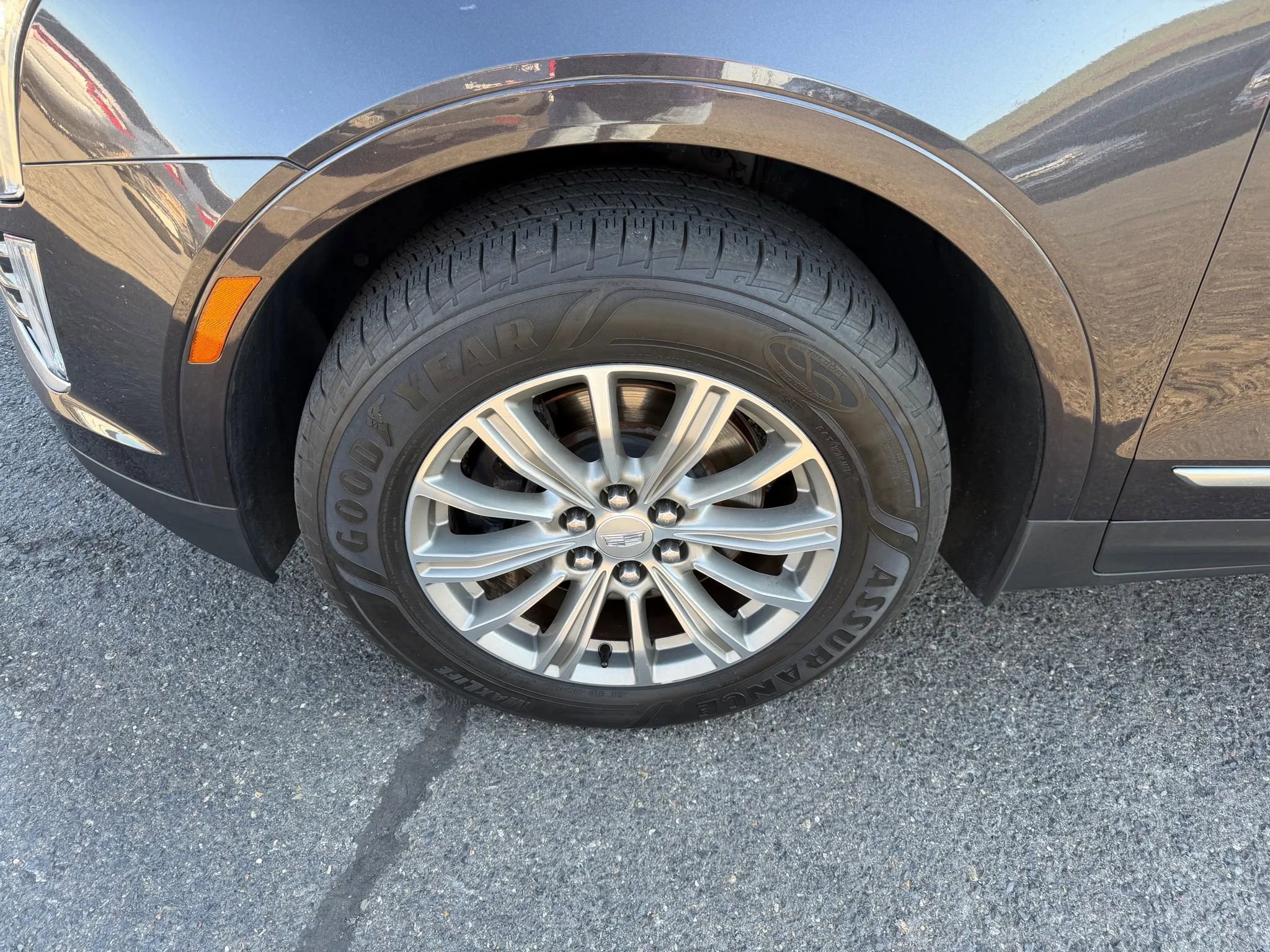 Used 2017 Cadillac XT5 Luxury w/ Driver Awareness Package FWD image 18