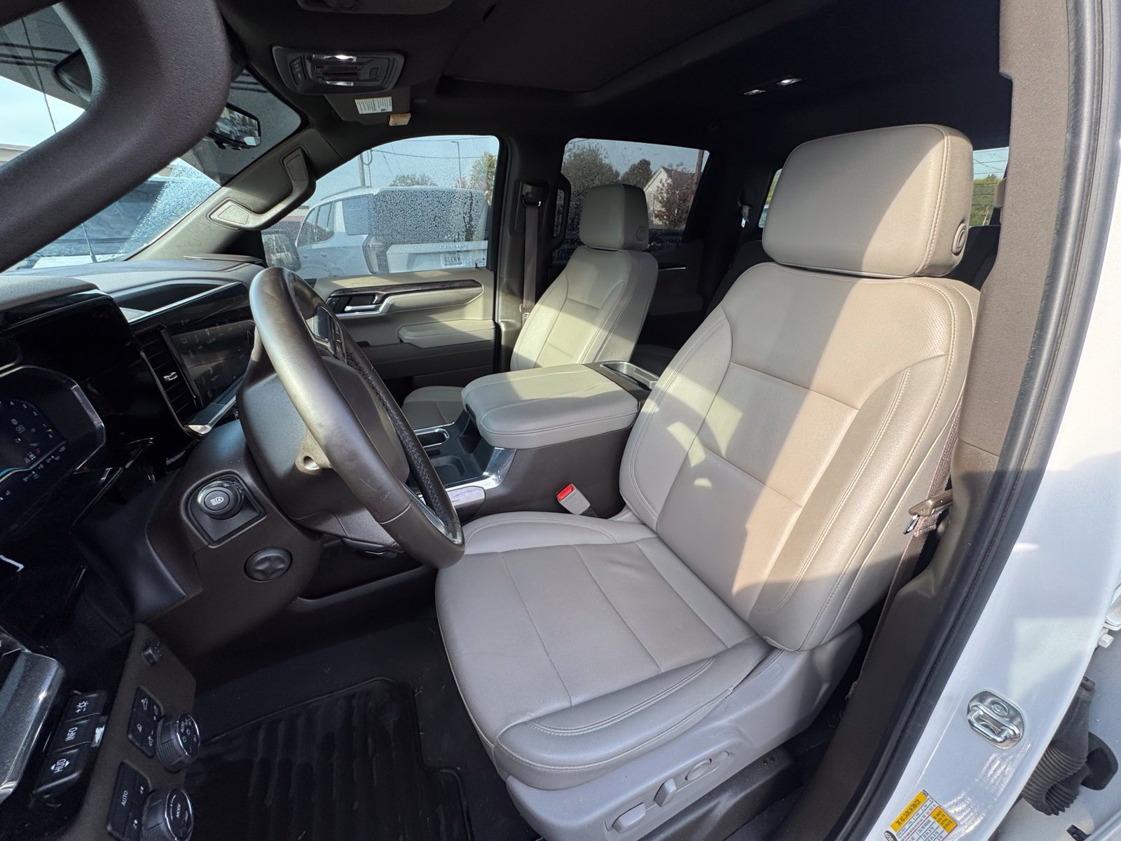 Used 2025 Chevrolet Silverado 1500 LTZ w/ LTZ Premium Package AWD/4WD image 13