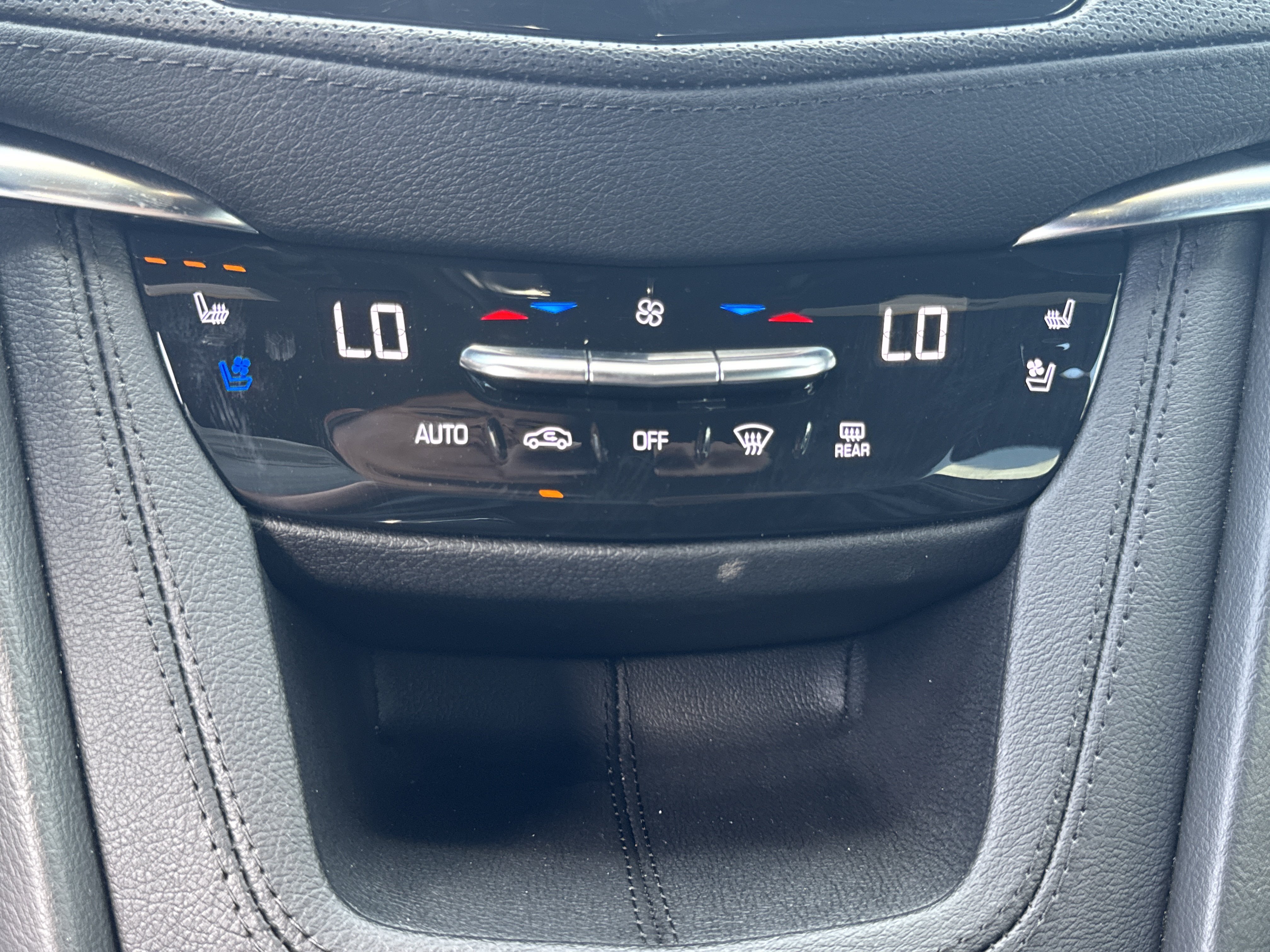 Certified 2024 Cadillac XT5 Premium Luxury w/ Technology Package FWD image 30