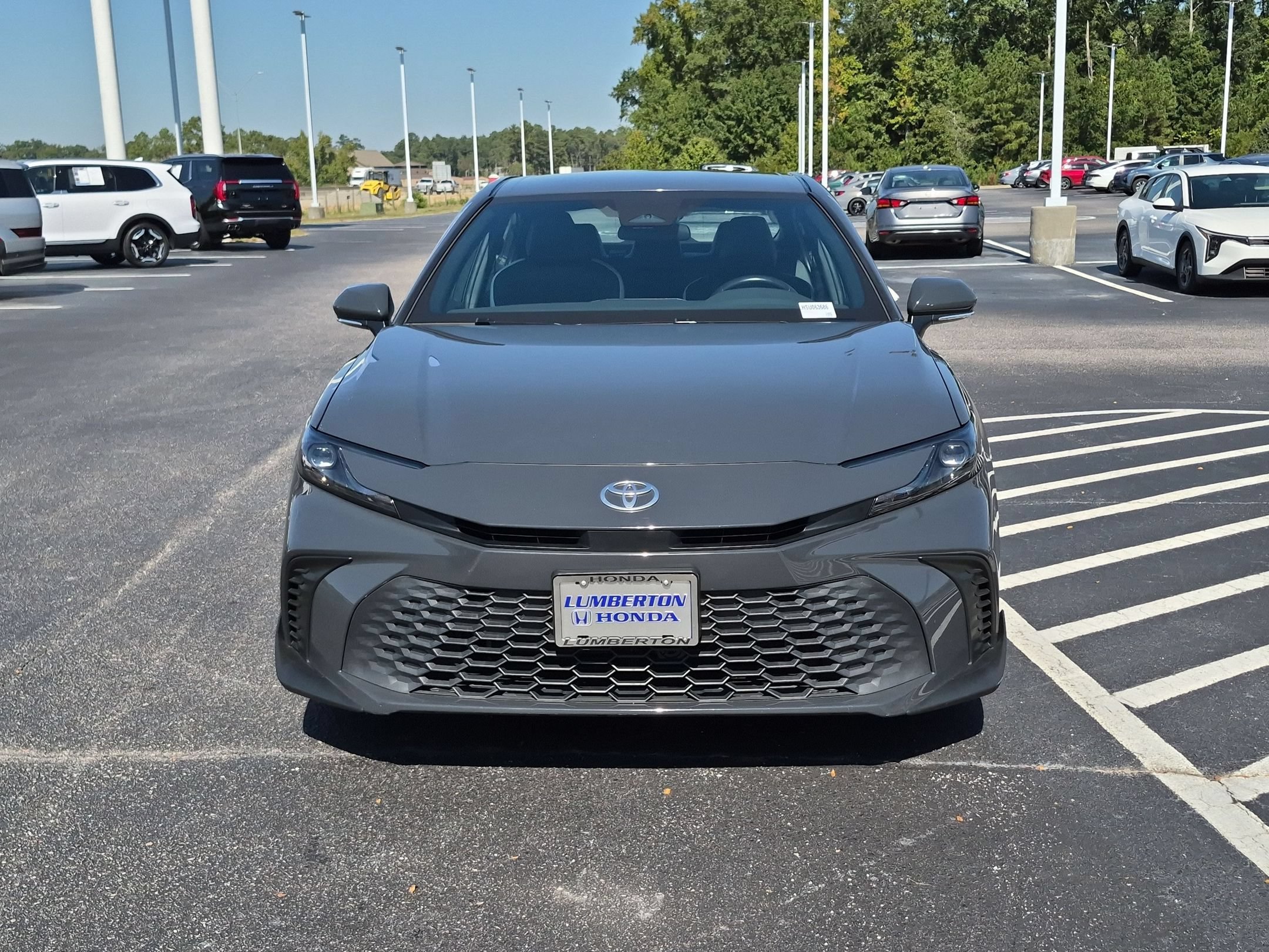 Used 2025 Toyota Camry SE FWD image 8