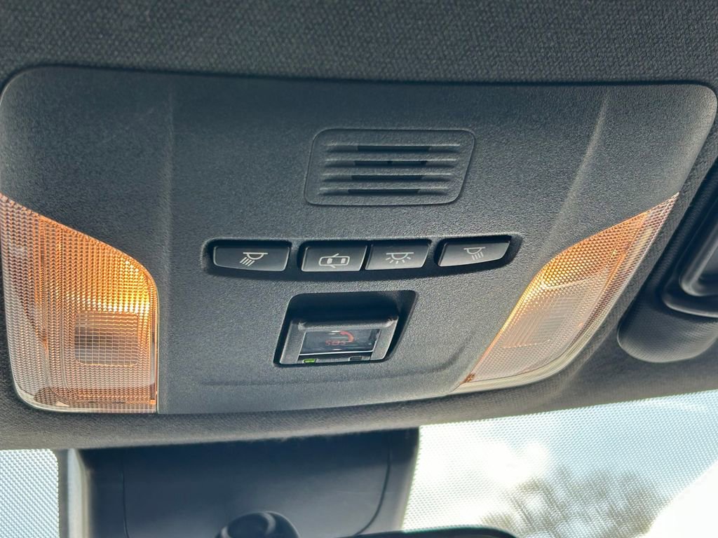 Used 2021 Toyota Corolla SE image 18