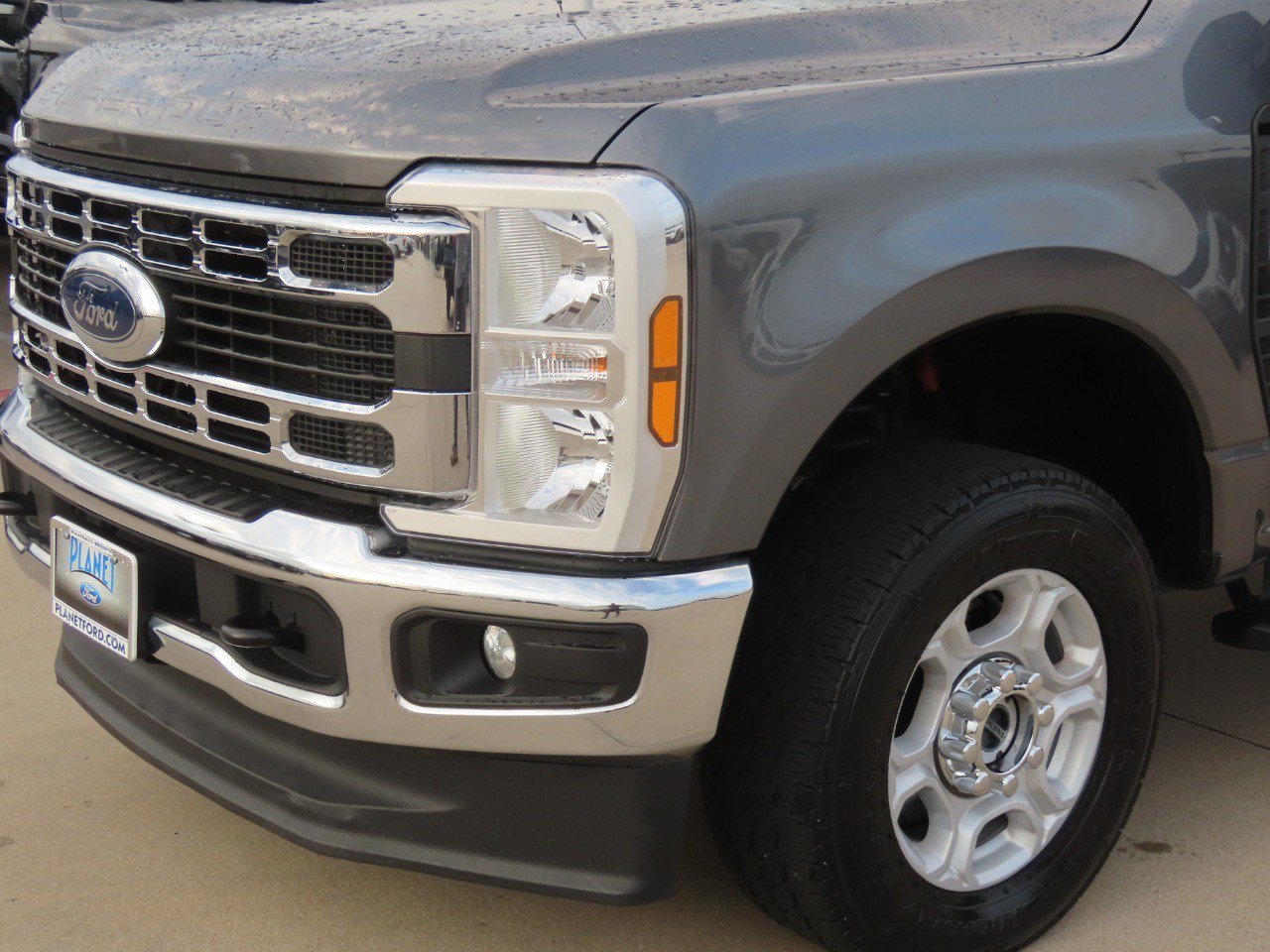 Used 2025 Ford F250 XLT AWD/4WD image 3