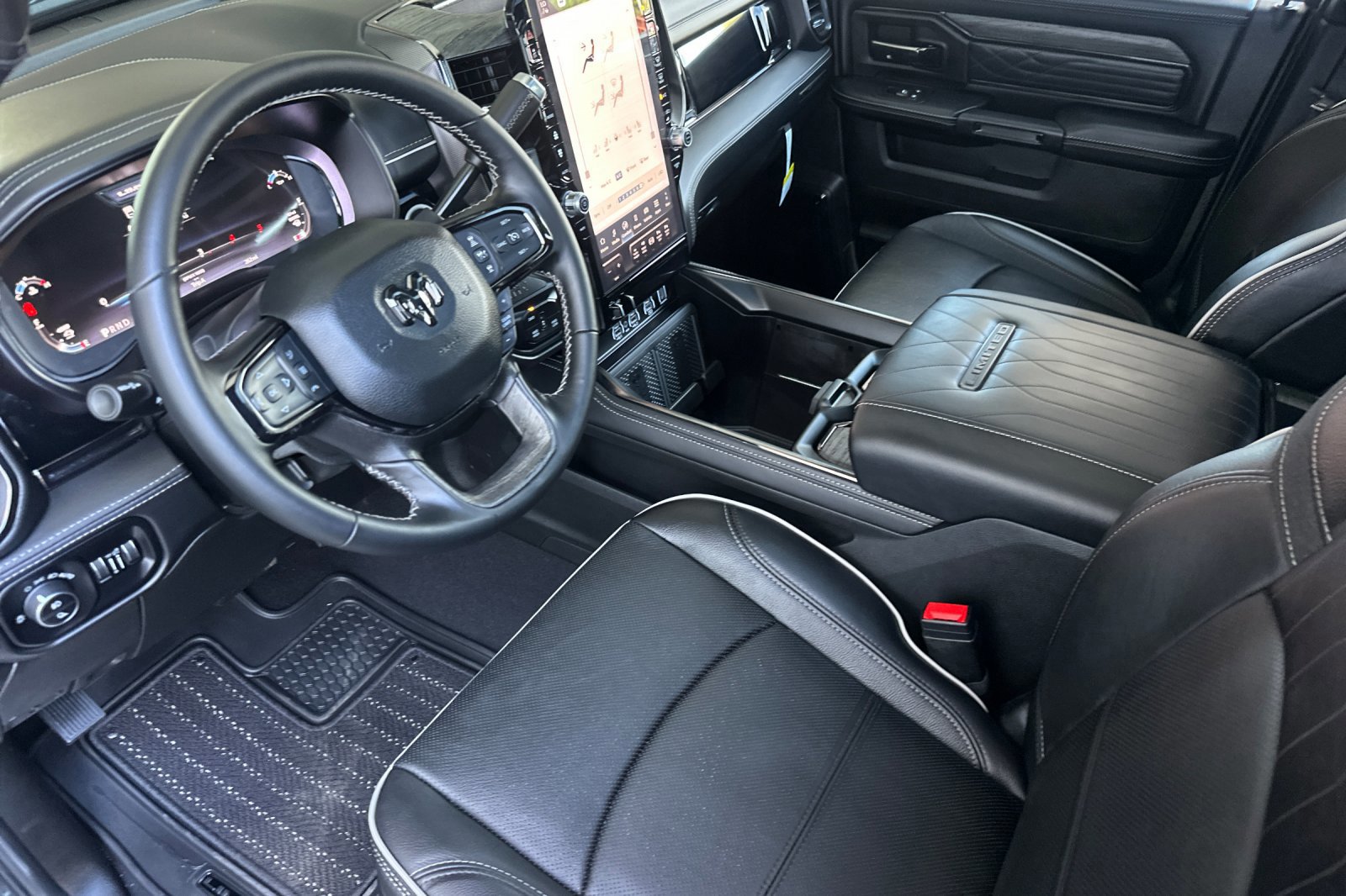 New 2025 RAM 3500 Limited image 10