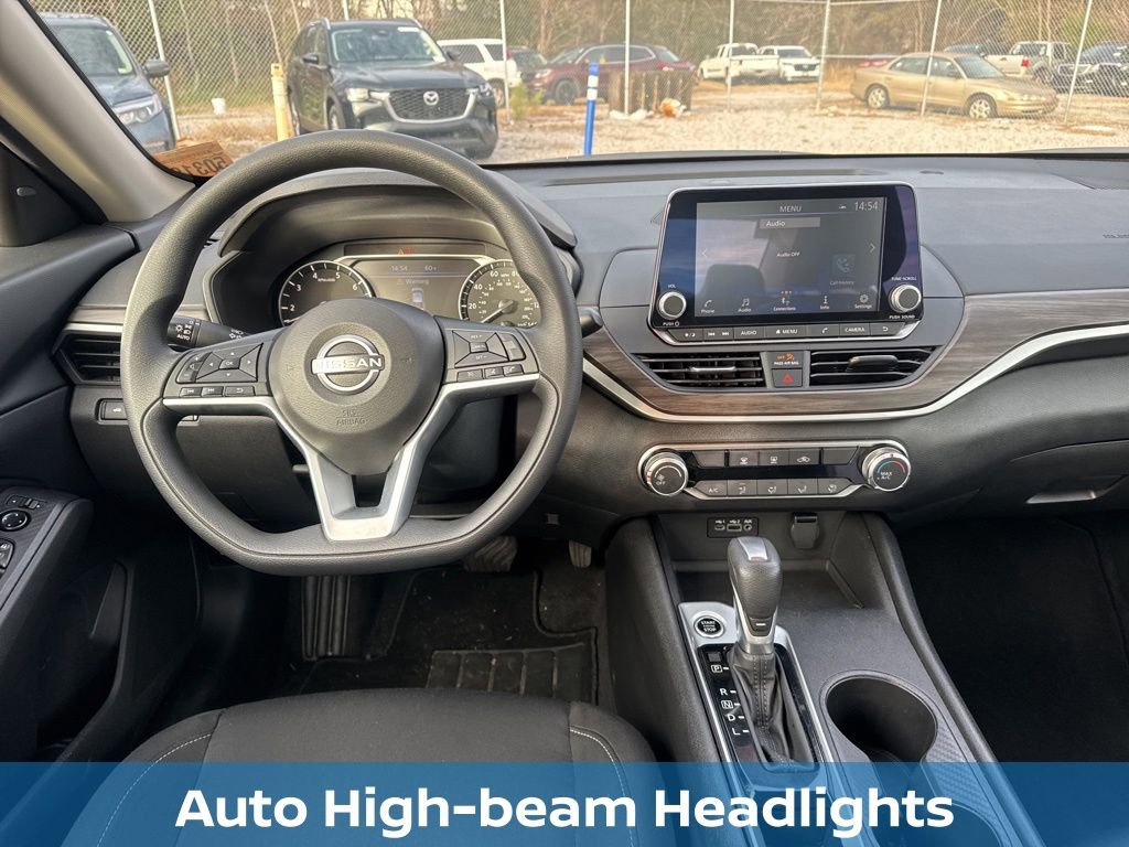 Used 2025 Nissan Altima 2.5 SV image 26