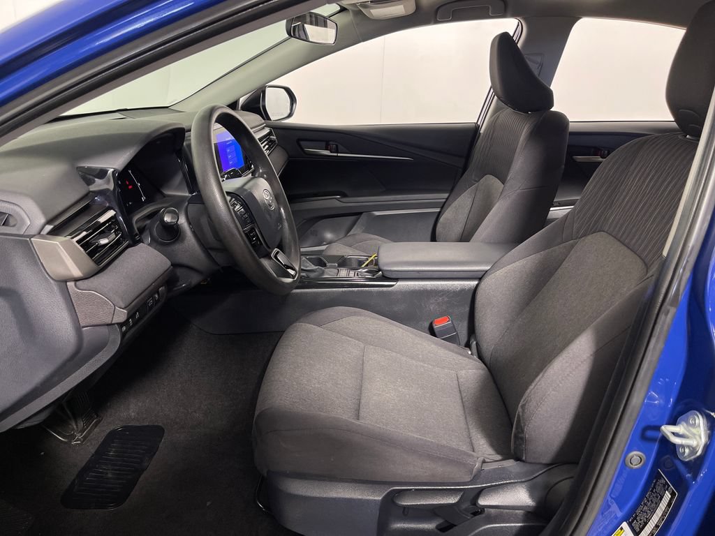 Used 2025 Toyota Camry LE FWD image 12