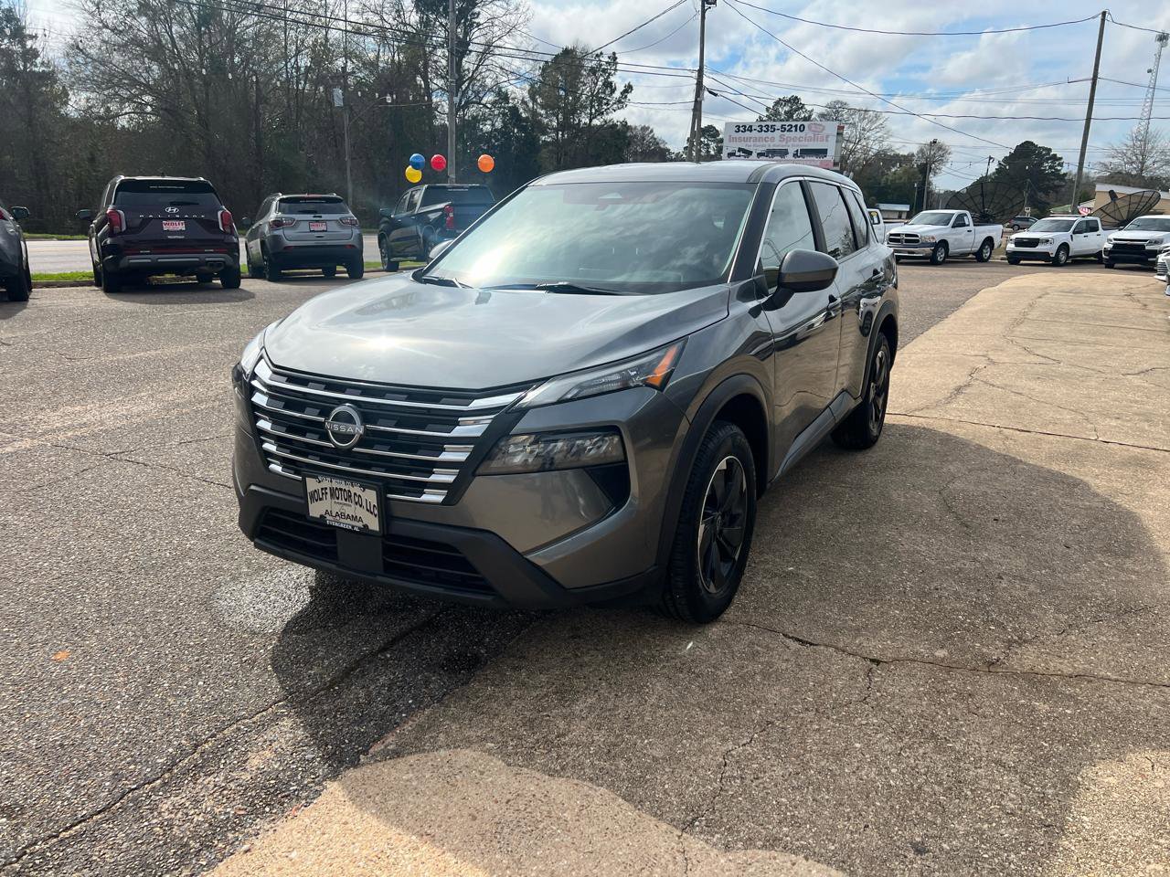 Used 2024 Nissan Rogue SV AWD/4WD image 2