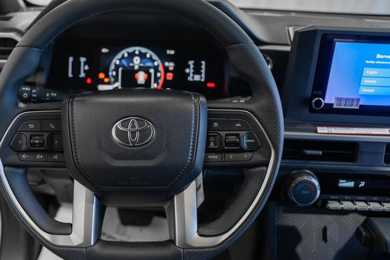 New 2026 Toyota 4Runner SR5 AWD/4WD image 29