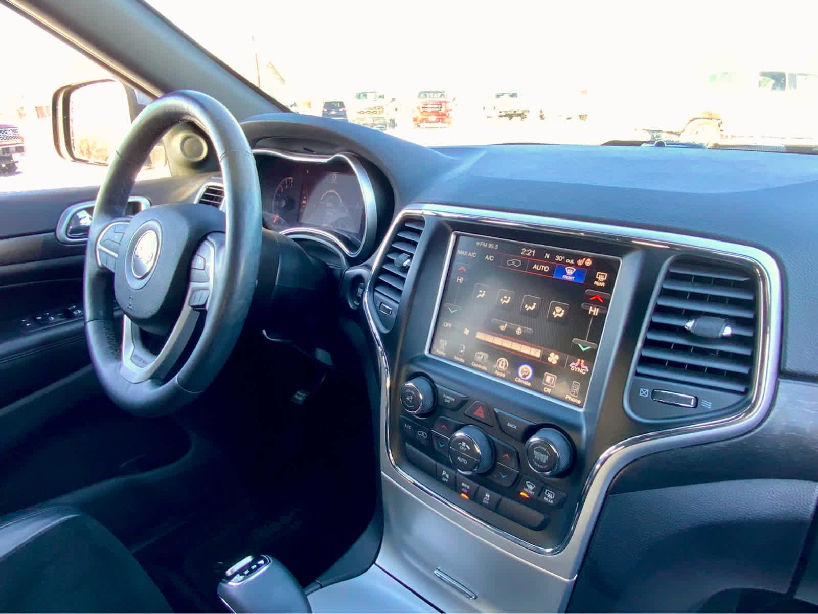 Used 2015 Jeep Grand Cherokee Altitude image 41