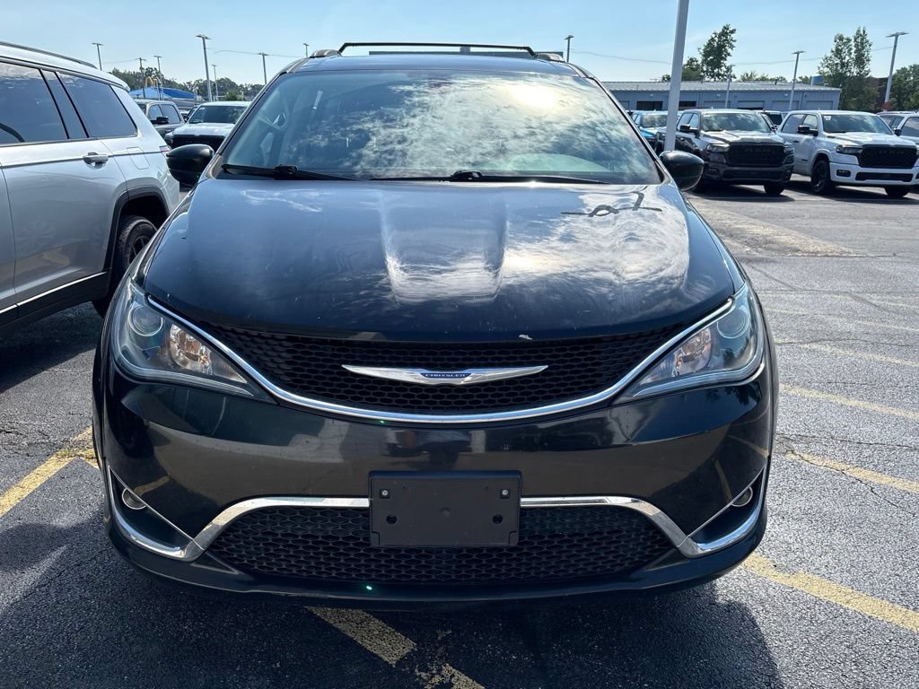 Certified 2018 Chrysler Pacifica Touring-L Plus FWD video 2