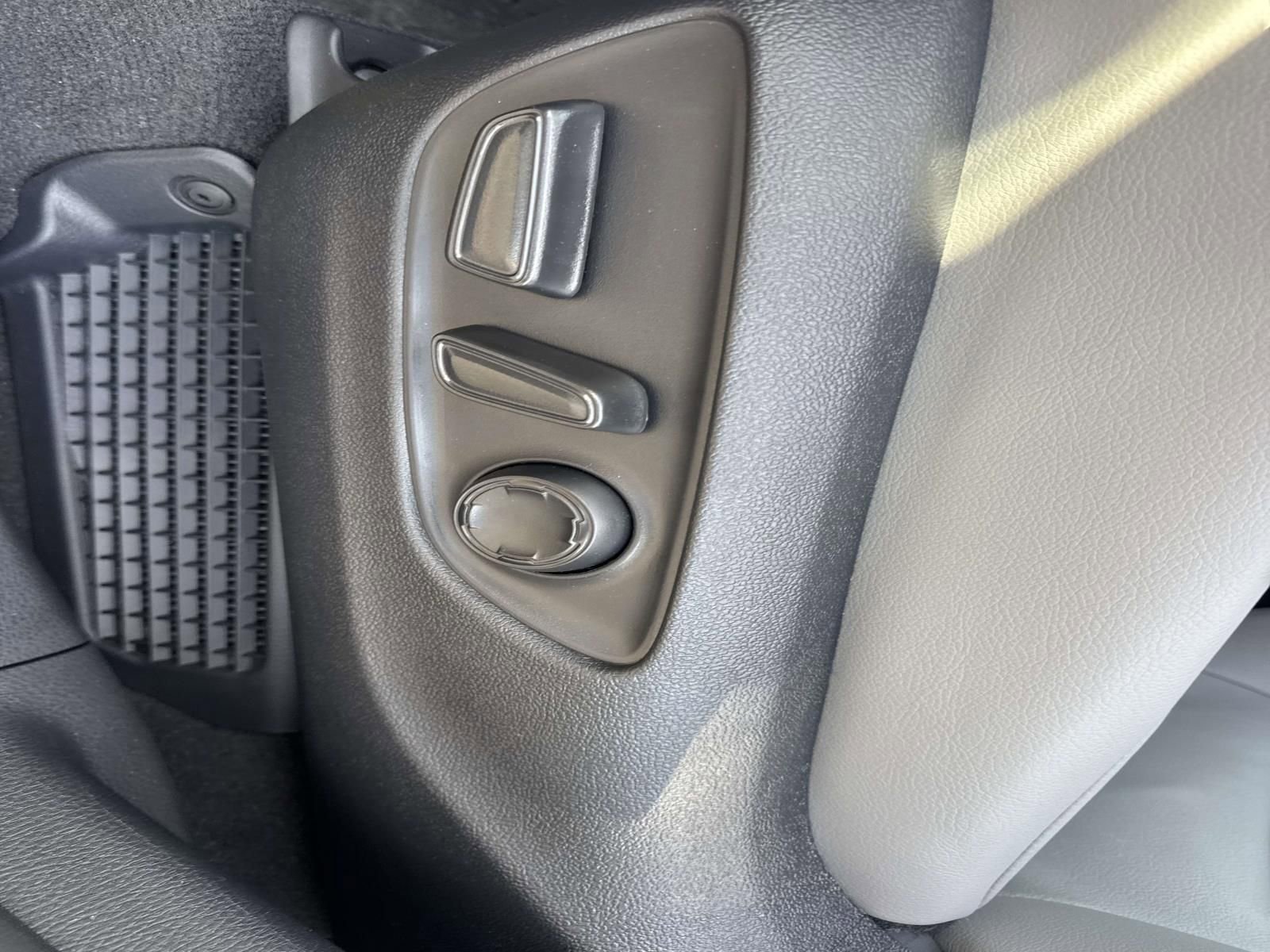 New 2026 Toyota Sienna XLE AWD/4WD image 12