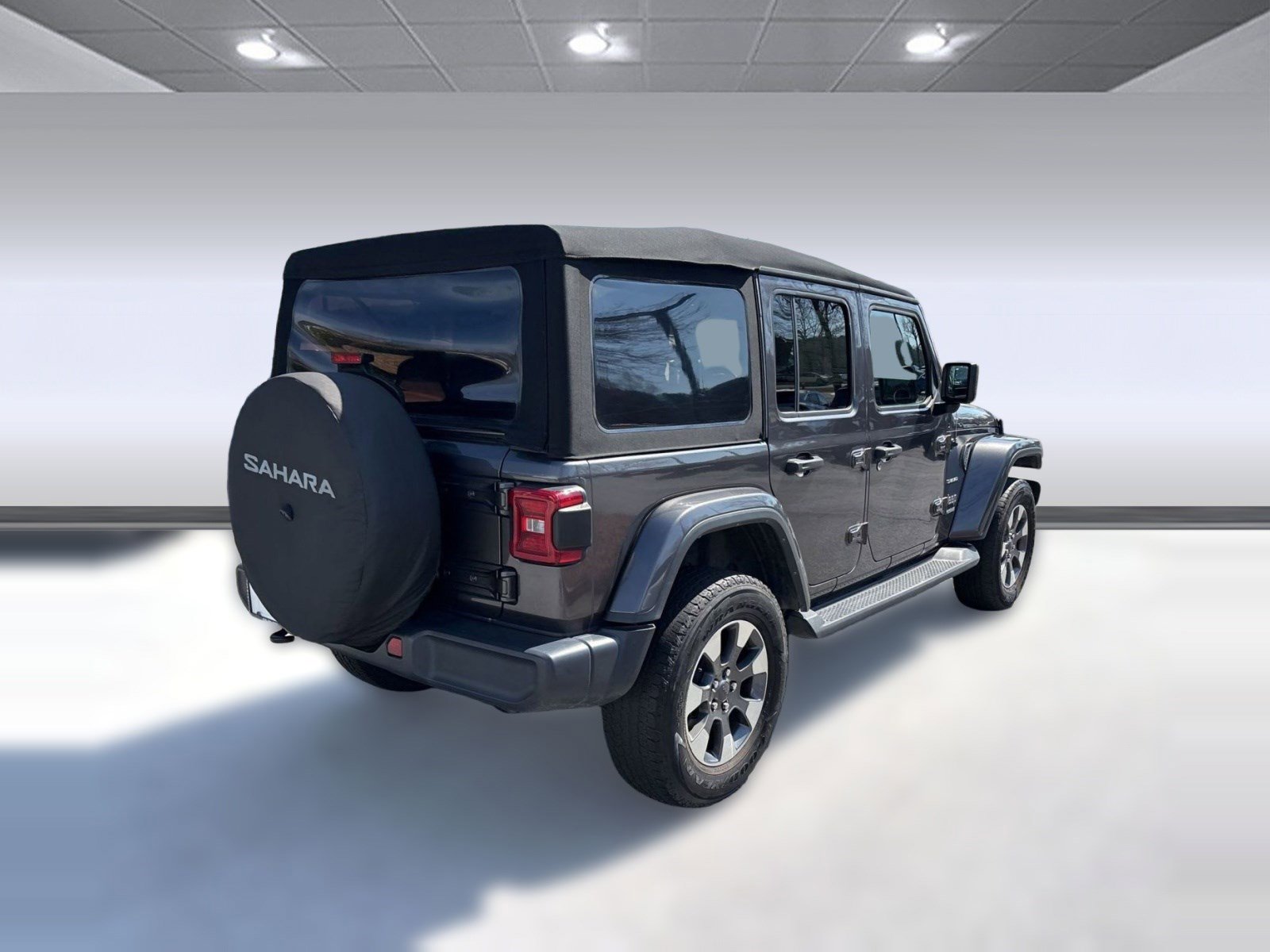 Used 2021 Jeep Wrangler Unlimited Sahara w/ Dual Top Group image 9