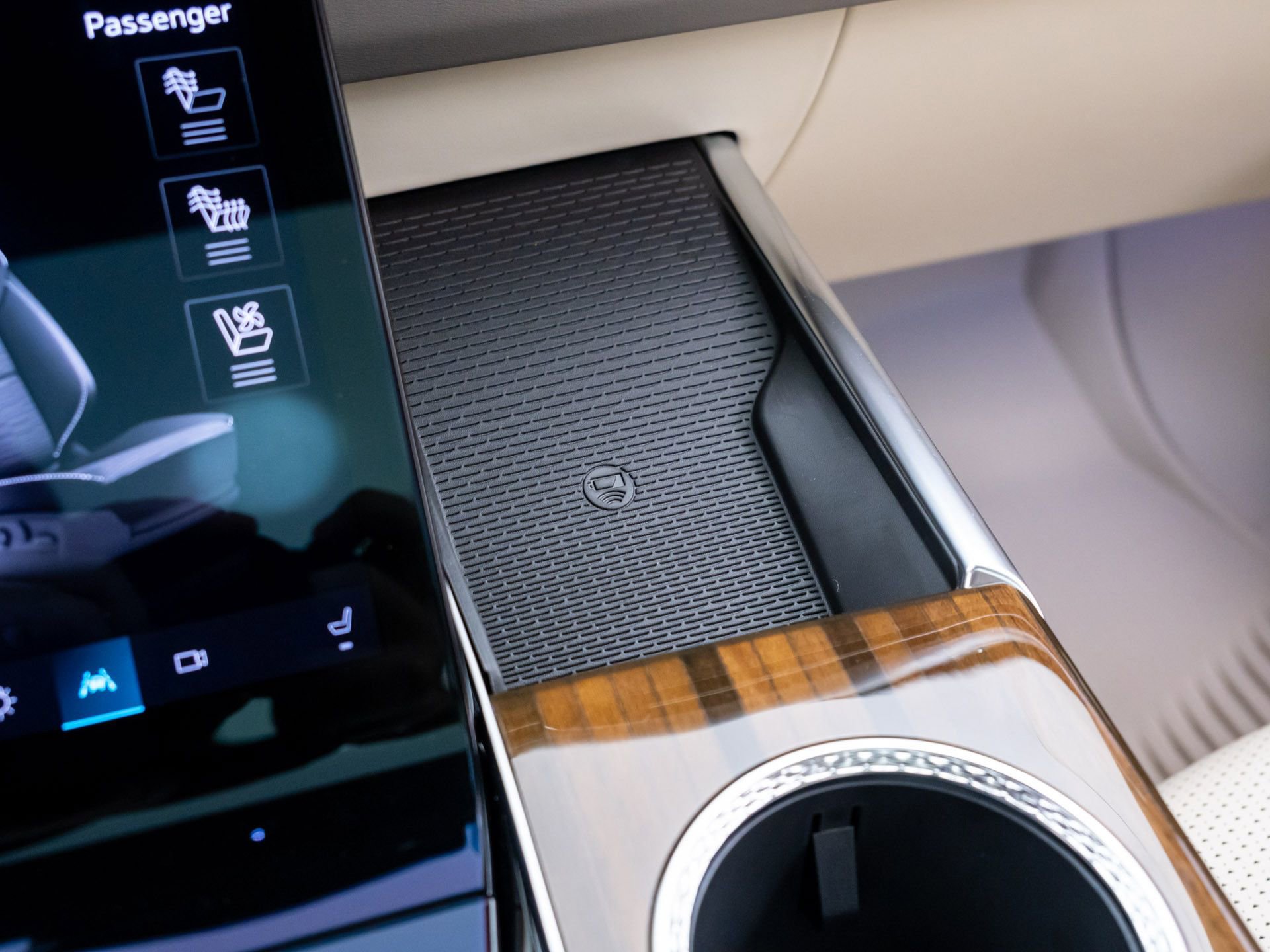 New 2026 Cadillac Escalade Platinum Sport w/ LPO, ONYX Package image 34