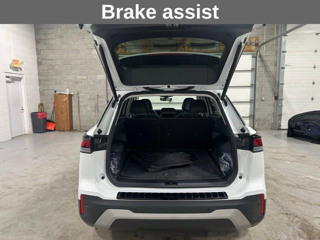 Used 2025 Volkswagen Tiguan SE image 22