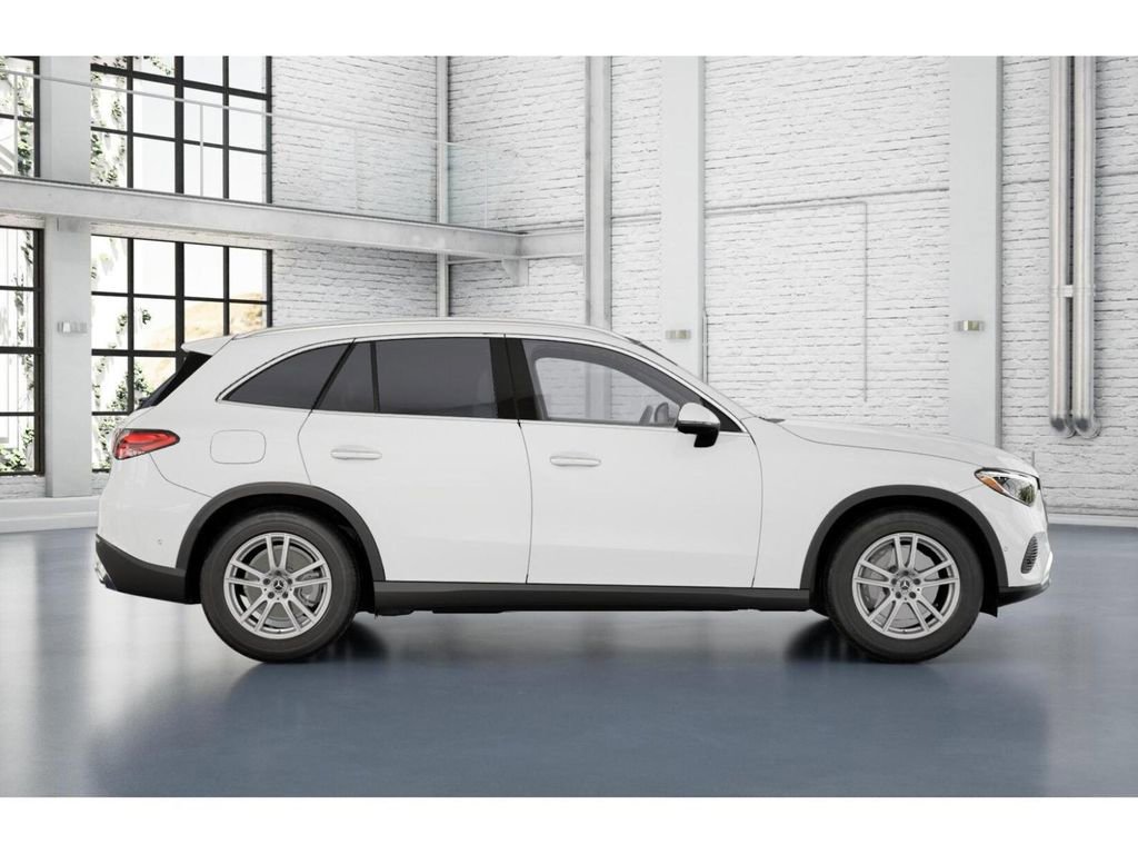 Used 2025 Mercedes-Benz GLC 300 4MATIC image 16