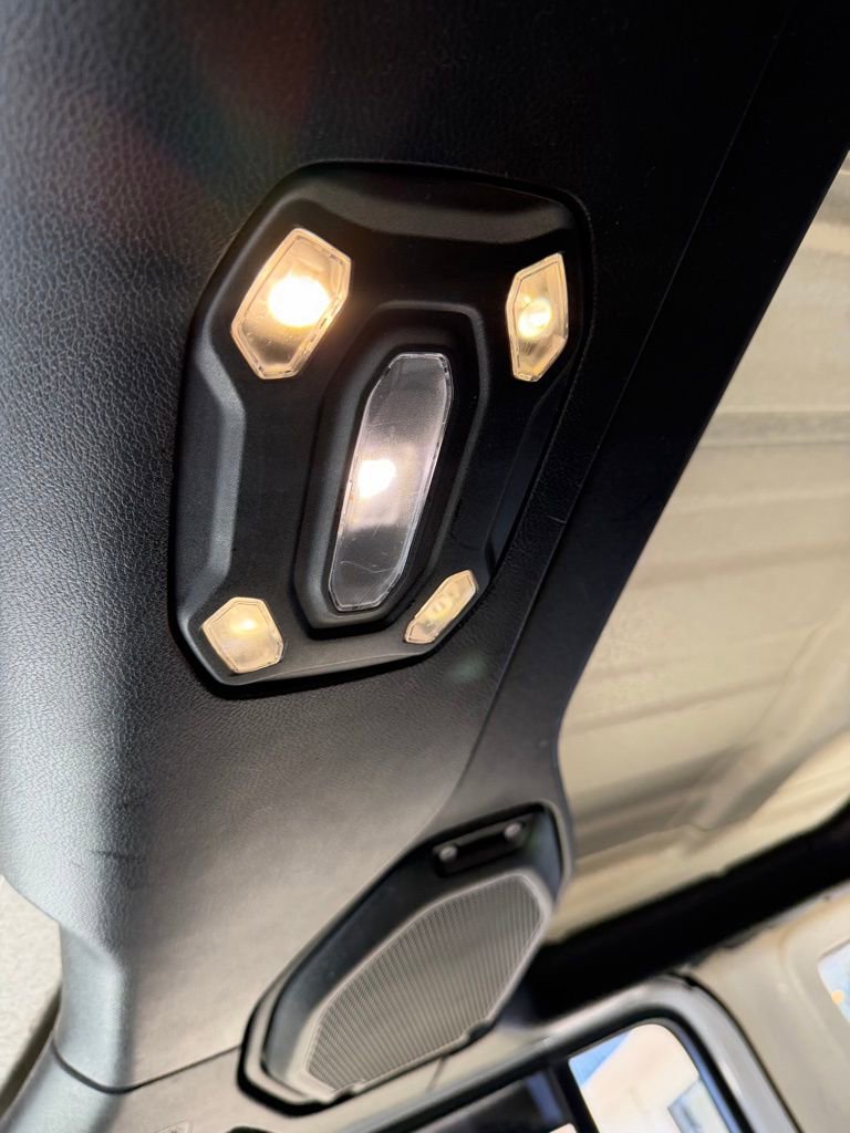 Used 2020 Jeep Wrangler Unlimited Sahara image 17
