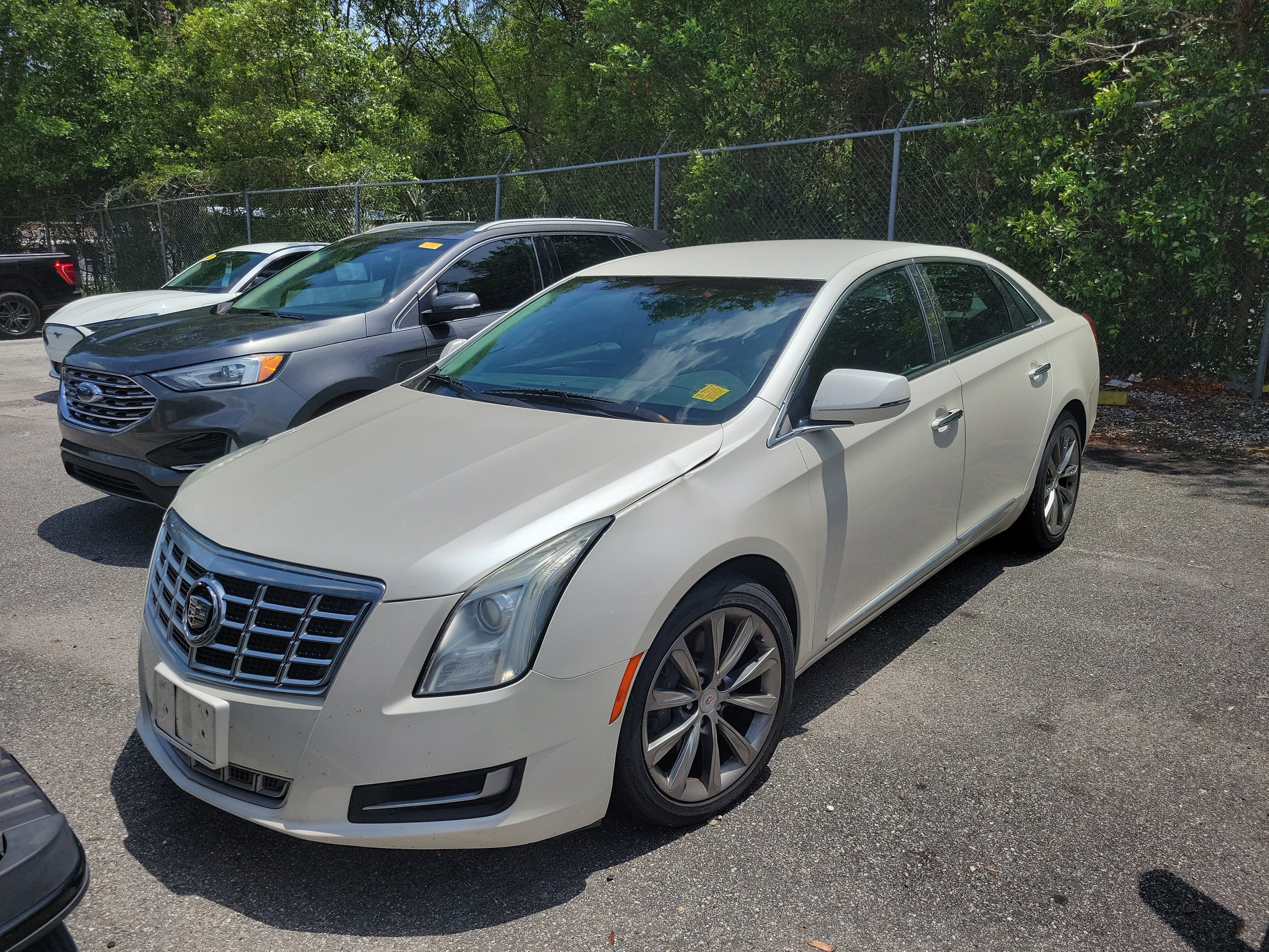 Used 2014 Cadillac XTS FWD image 1