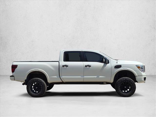 Used 2017 Nissan Titan PRO-4X AWD/4WD image 4