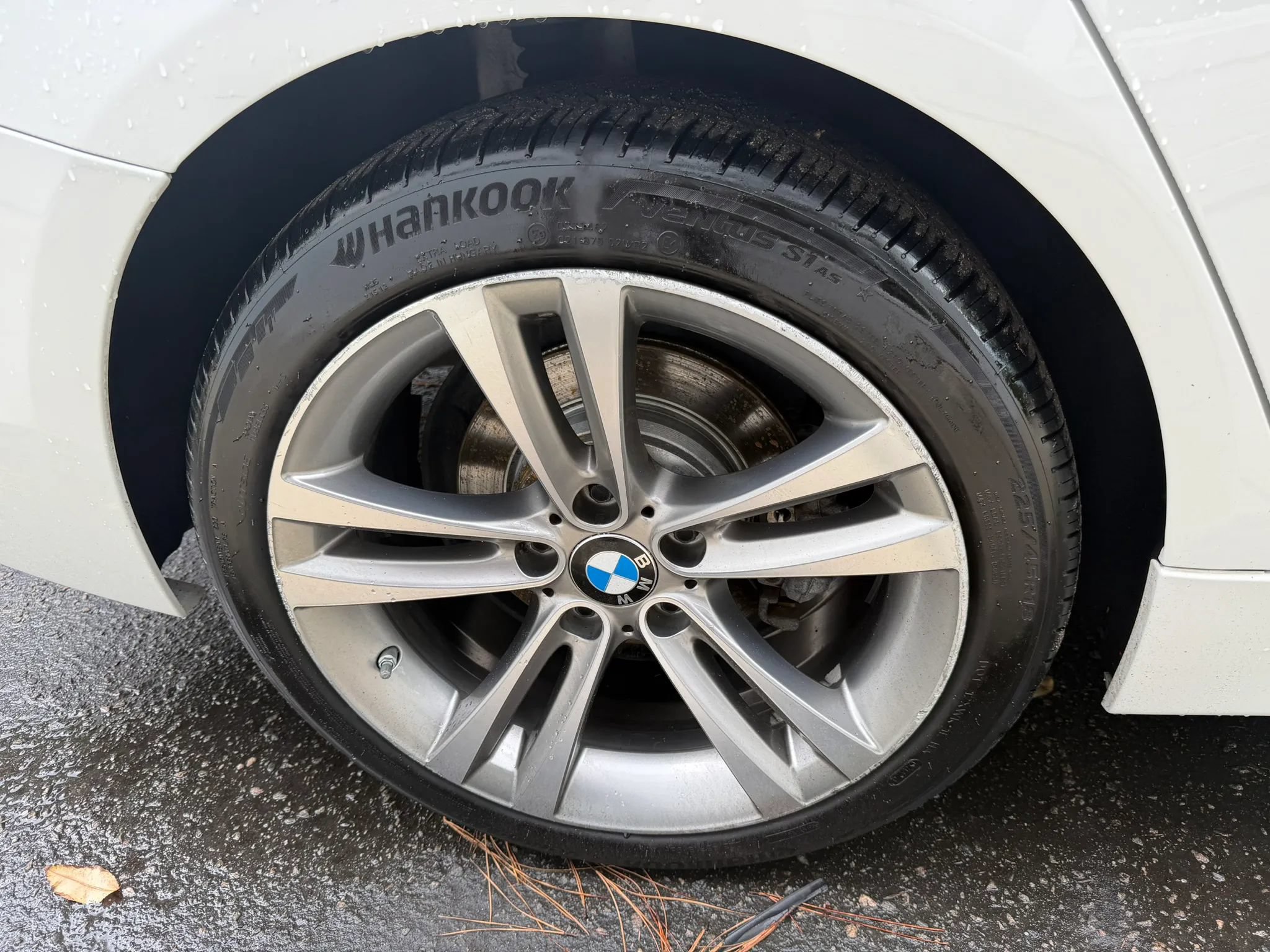 Used 2018 BMW 330i xDrive Sedan w/ Executive Package AWD/4WD image 37