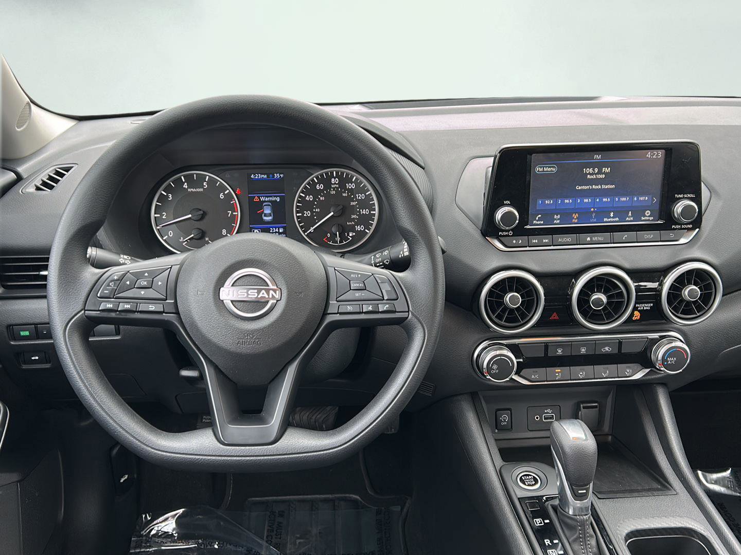 Used 2025 Nissan Sentra S image 11