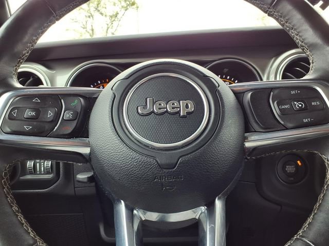 Used 2018 Jeep Wrangler Unlimited Sahara w/ Dual Top Group AWD/4WD image 15