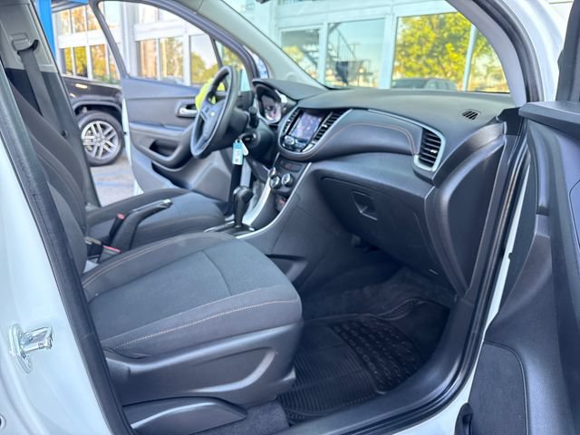 Certified 2020 Chevrolet Trax LS w/ Tint and Cruise Package FWD image 31