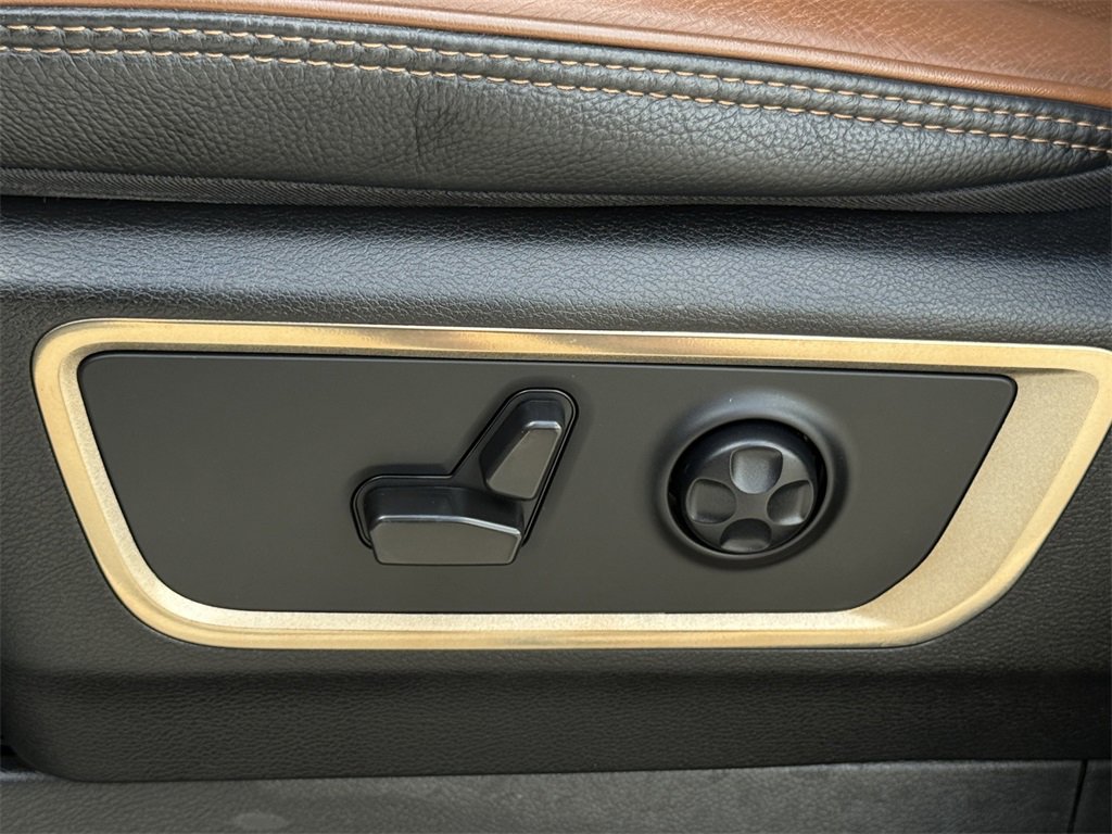 Used 2022 RAM 1500 Limited w/ Body Color Bumper Group image 30