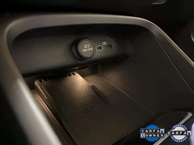 Used 2025 Volvo XC40 B5 Plus image 57