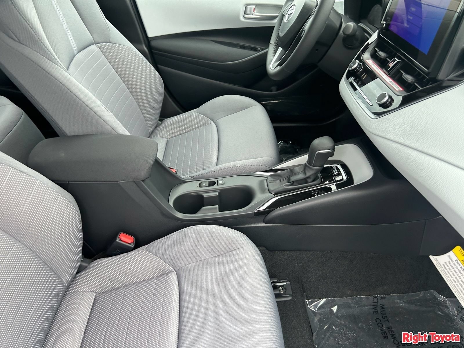 New 2026 Toyota Corolla SE w/ Carpet Mat Package (TMS) FWD image 12