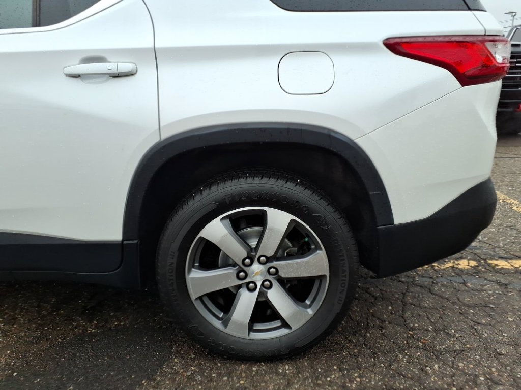 Used 2018 Chevrolet Traverse LT FWD image 23