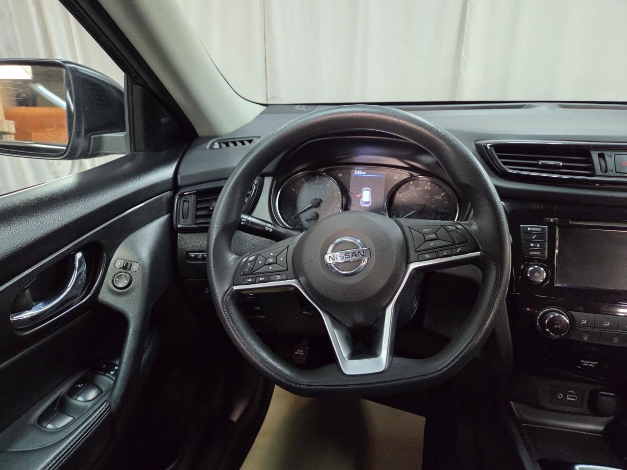 Used 2018 Nissan Rogue S image 24