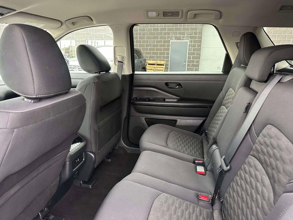 Used 2024 Nissan Pathfinder SV AWD/4WD image 10