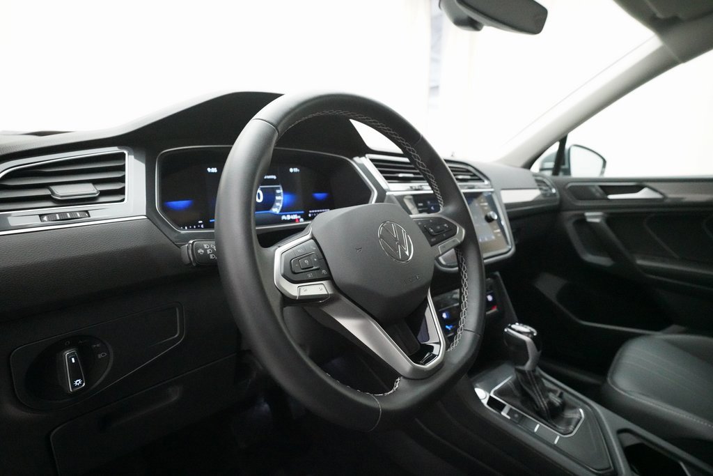 Used 2024 Volkswagen Tiguan SE image 8